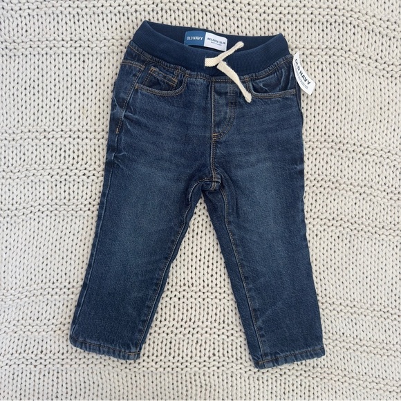 NWT Old Navy Relaxed Slim Built-In Warm Jeans for Toddler Boys 2T - Picture 1 of 4